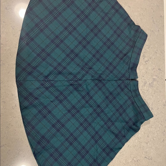 Forever 21 Green & Navy Blue Plaid Skirt - Size M - Picture 4 of 7